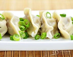 吃哈密瓜饺子视频,夏日清新美食新体验